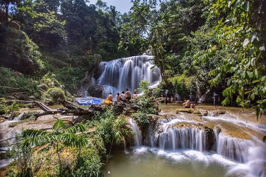 Vẻ đẹp của Thác Mu mùa nước.