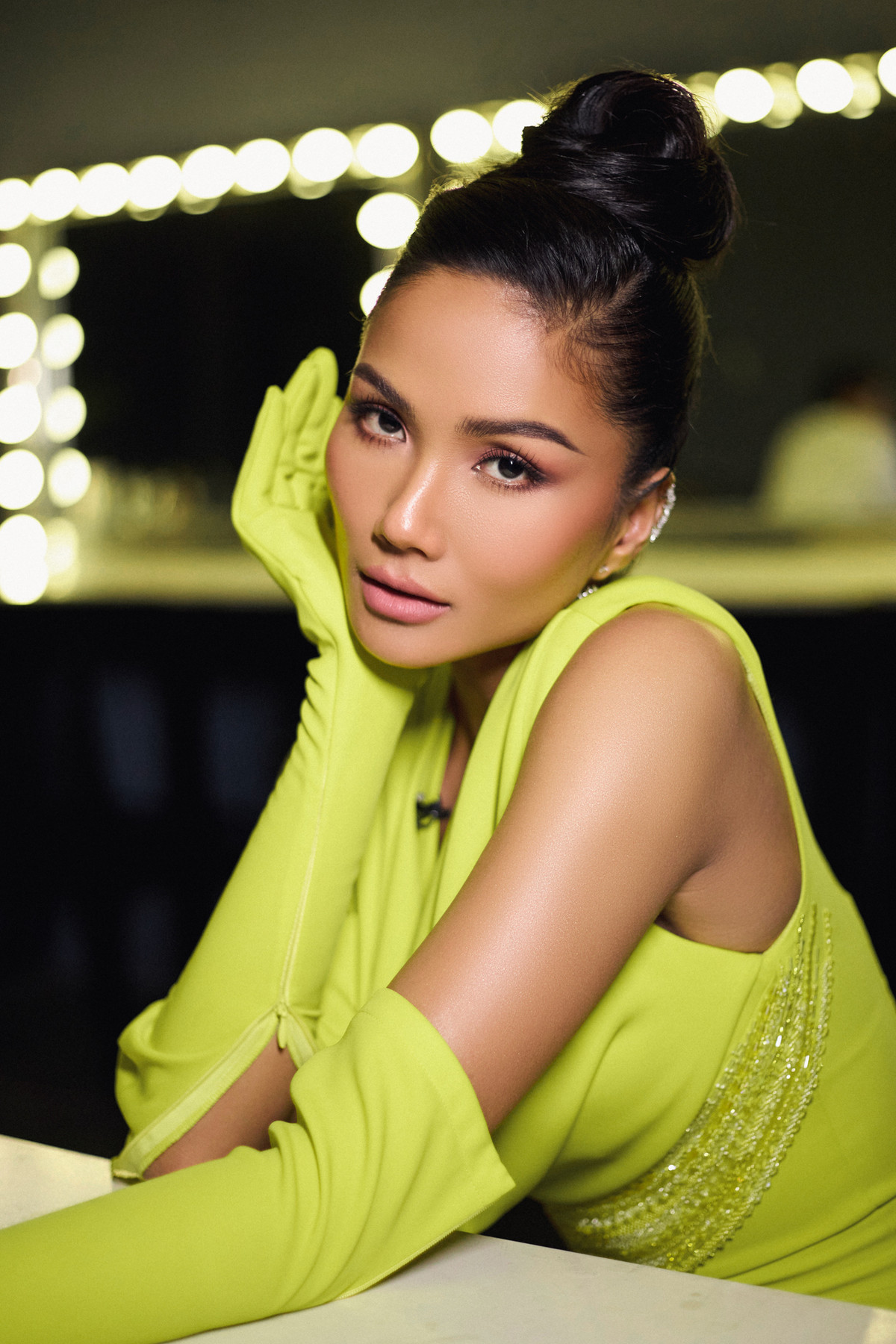 Fanpage của H'Hen Niê có nội dung tích cực về sức khoẻ, sống xanh, hoạt động cộng đồng, thiện nguyện và tôn vinh giá trị phụ nữ.