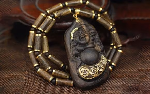 Nhung luu y khi deo tuong Phat thuong xuyen tren co-Hinh-4