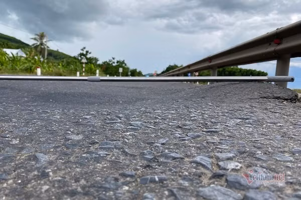 Video: Quoc lo nghin ty chua het bao hanh da xuong cap nghiem trong-Hinh-2