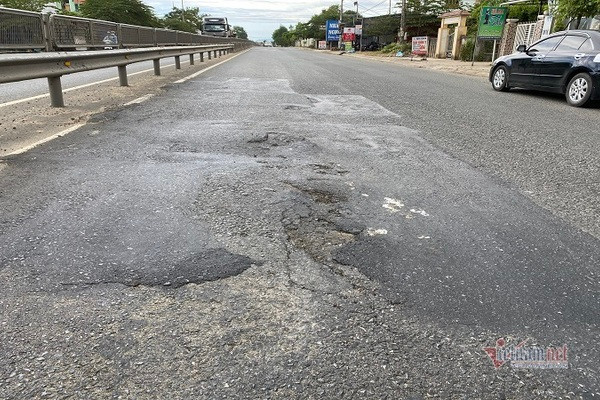 Video: Quoc lo nghin ty chua het bao hanh da xuong cap nghiem trong-Hinh-6