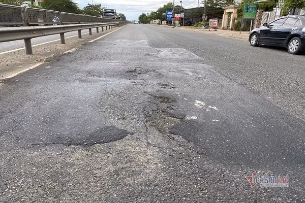 Video: Quoc lo nghin ty chua het bao hanh da xuong cap nghiem trong-Hinh-6