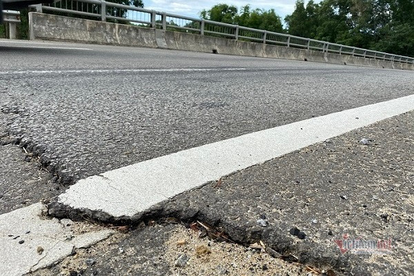 Video: Quoc lo nghin ty chua het bao hanh da xuong cap nghiem trong-Hinh-10