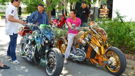 Những chiếc xế này giữ nhiệm vụ hộ tống đoàn siêu xe trong suốt Hành trình siêu xe 2 từ TP.HCM ra Đà Nẵng.