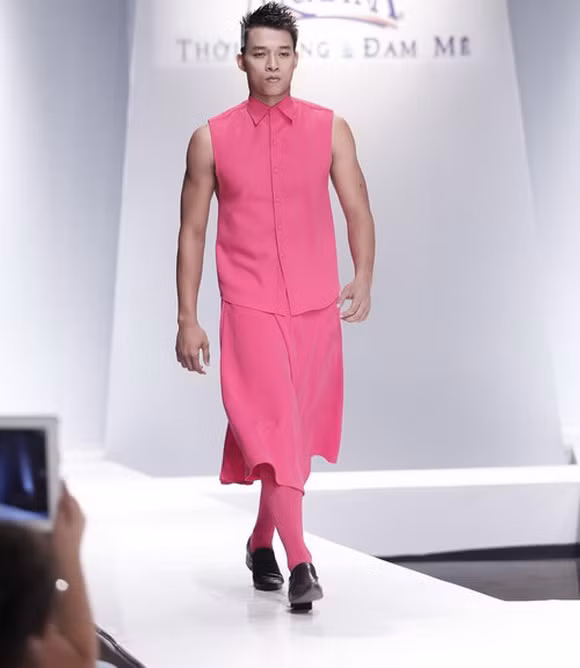 Bộ sưu tập được giới thiệu trong chương trình Thời trang và đam mê.