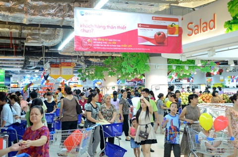 Siêu thị Ocean Mart Thanh Xuân tại Trung tâm thương mại Vincom Mega Mall - Royal City trong ngày khai trương với nhiều khuyến mại hấp dẫn