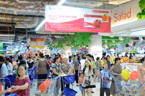 Siêu thị Ocean Mart Thanh Xuân tại Trung tâm thương mại Vincom Mega Mall - Royal City trong ngày khai trương với nhiều khuyến mại hấp dẫn