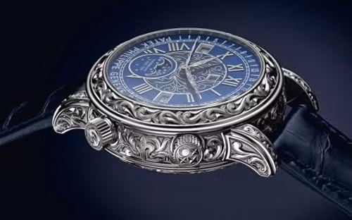 Mới đây, nhà sản xuất đồng hồ lừng danh thế giới Patek Philippe cũng đang chuẩn bị tung ra chiếc đồng hồ đeo tay phức tạp nhất từ trước đến nay của hãng với giá 1,3 triệu USD. Chiếc đồng hồ này có 12 tính năng phức tạp (complications) bên ngoài chức năng chỉ giờ, bao gồm bộ chuyển động đa năng (tourbillon), điểm chuông từng phút, biểu đồ bầu trời, lịch vạn niên…