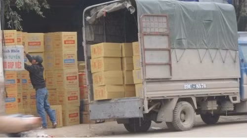 Chợ Thổ Tang chính là trạm trung chuyển, là kênh phân phối hàng Trung Quốc chính từ cửa khẩu Lào Cai (Lạng Sơn) lên thẳng các tỉnh miền núi phía Bắc.