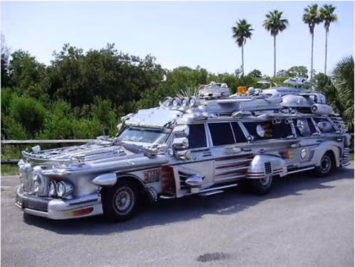 Ô tô Limousine - Mercedes-Benze 300TD có giá lên tới 1.000.000 đô la.
