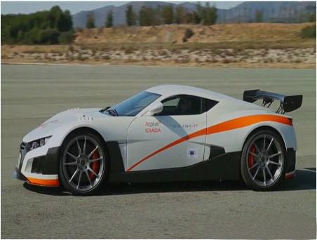 Hãng Applus+Idiada của Tây Ban Nha đang cố gắng phát triển một mẫu siêu xe điện mang tên Volar-e. Siêu xe Volar-e được trang bị 4 môtơ điện, sản sinh tổng công suất tối đa 1.000 mã lực và mô-men xoắn cực đại 1.000 Nm. Volar-e có thể tăng tốc từ 0 lên 100km/h trong 3,4 giây trước khi đạt vận tốc tối đa giới hạn điện tử 300km/h.