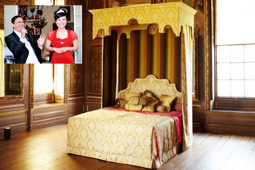 Đại gia Lê Ân, ông chủ Khu lịch Chí Linh, Bà Rịa - Vũng Tàu đang nhờ bạn bè liên hệ để đặt mua chiếc giường Royal Bed (giường hoàng gia) của hãng sản xuất giường ngủ sang trọng nổi tiếng Savoir.