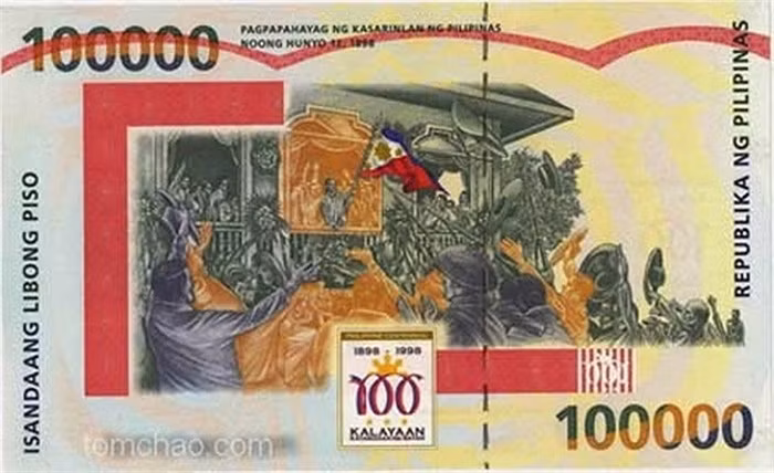 Xét về kích thước, đồng 100.000 peso được chính phủ Philippines phát hành trong năm 1998 được coi là đồng tiền lớn nhất so với tất cả các đồng tiền giấy hợp pháp được lưu hành cho đến nay.
