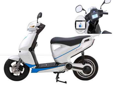 Công ty mô tô Terra của Nhật Bản vừa trình làng mẫu xe ga chạy điện A4000i mới có khả năng kết nối với smartphone. Chiếc xe ga dành cho 2 người này có thiết kế đế cắm iPhone, hỗ trợ thu thập thông tin chi tiết về quá trình vận hành như lượng điện tiêu thụ, thời gian còn lại của ắc quy và mức tiêu hao trung bình, hướng đang di chuyển... cùng nhiều thông tin giao thông khác.