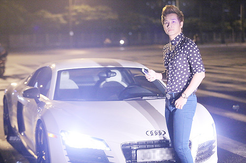 Được biết, chiếc xe mà Chu Bin tậu thuộc hàng xế sang của hãng Audi.