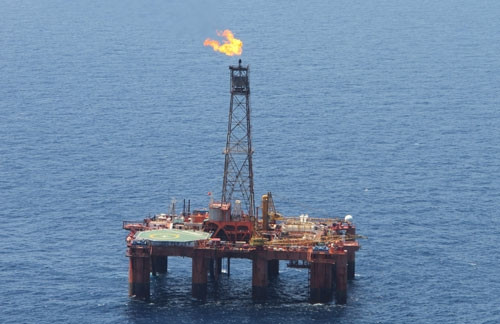 Giàn khoan trên mỏ Đại Hùng