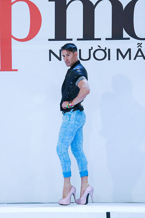 Đến cả Thanh Hằng cũng không khỏi thán phục tài năng và sự hài hước của anh