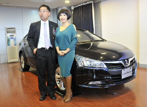 Hồi đầu tháng 1 vừa qua, khi tham dự buổi lễ khai trương phòng trưng bày thứ 2 của Luxgen tại Hà Nội, Diva Mỹ Linh cho biết cô rất thích xe Luxgen và đang dự định mua một chiếc xe thương hiệu Đài Loan này.