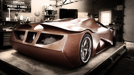 Mang trong mình một động cơ 4.6L V8 tăng áp kép, nhưng chiếc Splinter này chưa từng lăn bánh, mà chỉ được chế tạo nhằm chứng minh khả năng sáng tạo và kết cấu vững chắc của vật liệu gỗ.