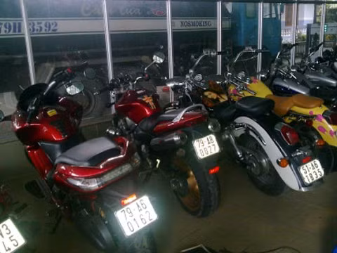 Có thể điểm danh một số siêu mô tô của ông Liêm: SachsBikes- Madass 125, Lambrella, Babetta, xe 67 và 67 Benly, Mate50, CB50S, Chaily, Phandan, CD125T, Jonquil, Super50 và Super70, Cyrox, Simson, Civie, Vespa; mô tô "3 càng", những chiếc xe mô tô nhỏ như xe mô hình và rất nhiều chiếc xe đạp, xe đạp có máy nổ của Nhật...