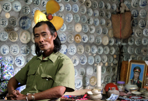 Với khoảng 8.000 bát đĩa cổ, tính ra ông Trường đang sở hữu "khối tài sản" lên đến bạc tỷ.