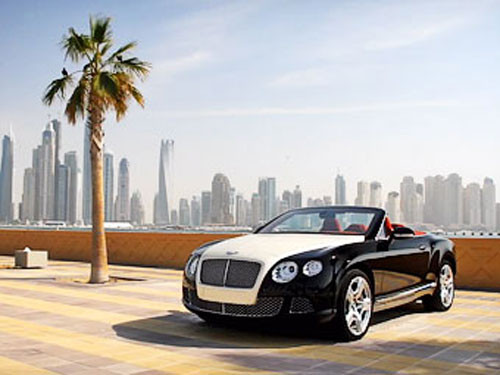 Xa xỉ, quyến rũ và duy nhất trên thế giới là những gì để nói về chiếc xe Bentley Continental GTC.