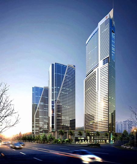 Keangnam Hanoi Landmark Tower là khu phức hợp khách sạn - văn phòng - căn hộ - trung tâm thương mại được đầu tư xây dựng tại đường Phạm Hùng, Từ Liêm, Hà Nội. Khu phức hợp gồm 1 tháp trung tâm thương mại (cao 346 mét - 72 tầng), văn phòng cho thuê, khách sạn 7 sao cùng 2 tòa nhà căn hộ cao cấp cao 48 tầng. Tòa tháp hoàn tất xây dựng vào tháng 3/2011. Trong thời điểm khánh thành, tòa nhà này được coi là cao nhất Việt Nam.