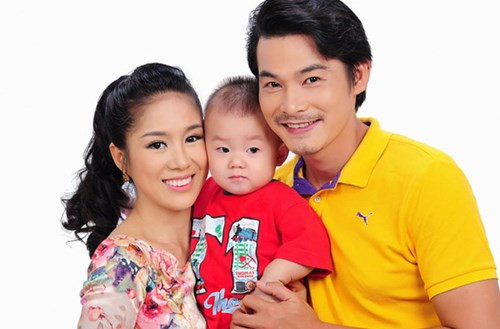 Chia sẻ về người chồng của mình, nữ diễn viên xinh đẹp từng có lần thốt lên chua xót: "Yêu người vô tâm như dao đâm vào ngực...".