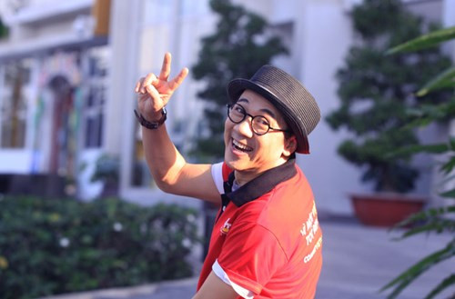  Nam nghệ sĩ tỏ vẻ hào hứng khi tham gia hoạt động xã hội có ý nghĩa này. 