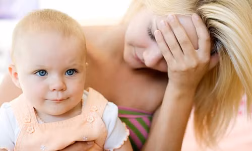 1. Phụ nữ sống tại các thành phố lớn. Theo kết quả của một công trình nghiên cứu mới được đăng tải trên Tạp chí của Hội Y tế Canada cho thấy thì những người phụ nữ sống tại các thành phố lớn thường có nguy cơ mắc chứng trầm cảm sau sinh nhiều hơn so với phụ nữ sống tại nông thôn. Cụ thể là tỷ lệ phụ nữ mắc trầm cảm sau sinh ở thành thị là 10%, ở nông thôn là 6%, khu vực bán nông thôn là 7% và khu vực bán thành thị là 5%.