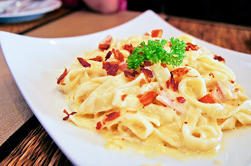 Với món sốt kem, hãy dùng các sản phẩm như sữa ít béo hay sữa bơ để hạn chế thấp nhất lượng chất béo dư thừa.