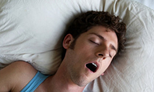 6.Tránh há miệng khi ngủ. Há miệng khi ngủ sẽ khiến cơ thể bị xâm nhập bởi vi khuẩn, virus. Việc này khiến cho phổi và dạ dày gặp phải sự kích thích của khí lạnh và bụi bẩn.