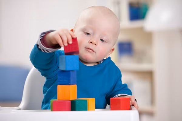 Yến là loại thức ăn bổ dưỡng chứa nhiều protein và nhiều vi chất dinh dưỡng. Vì vậy có thể dùng cho trẻ biếng ăn và suy dinh dưỡng. Tuy nhiên cũng không nên lạm dụng quá nhiều vì cơ thể bé sẽ không hấp thu được hết các chất dinh dưỡng, gây nên tình trạng tiêu chảy.