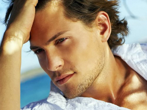 Nếu ánh mắt có thần thì họ là người vô cùng sáng suốt, biết dùng trí tuệ để kiếm tiền với nhiều phương thức linh hoạt, vì vậy, họ có thể kiếm được nhiều tiền một cách nhẹ nhàng và suôn sẻ.