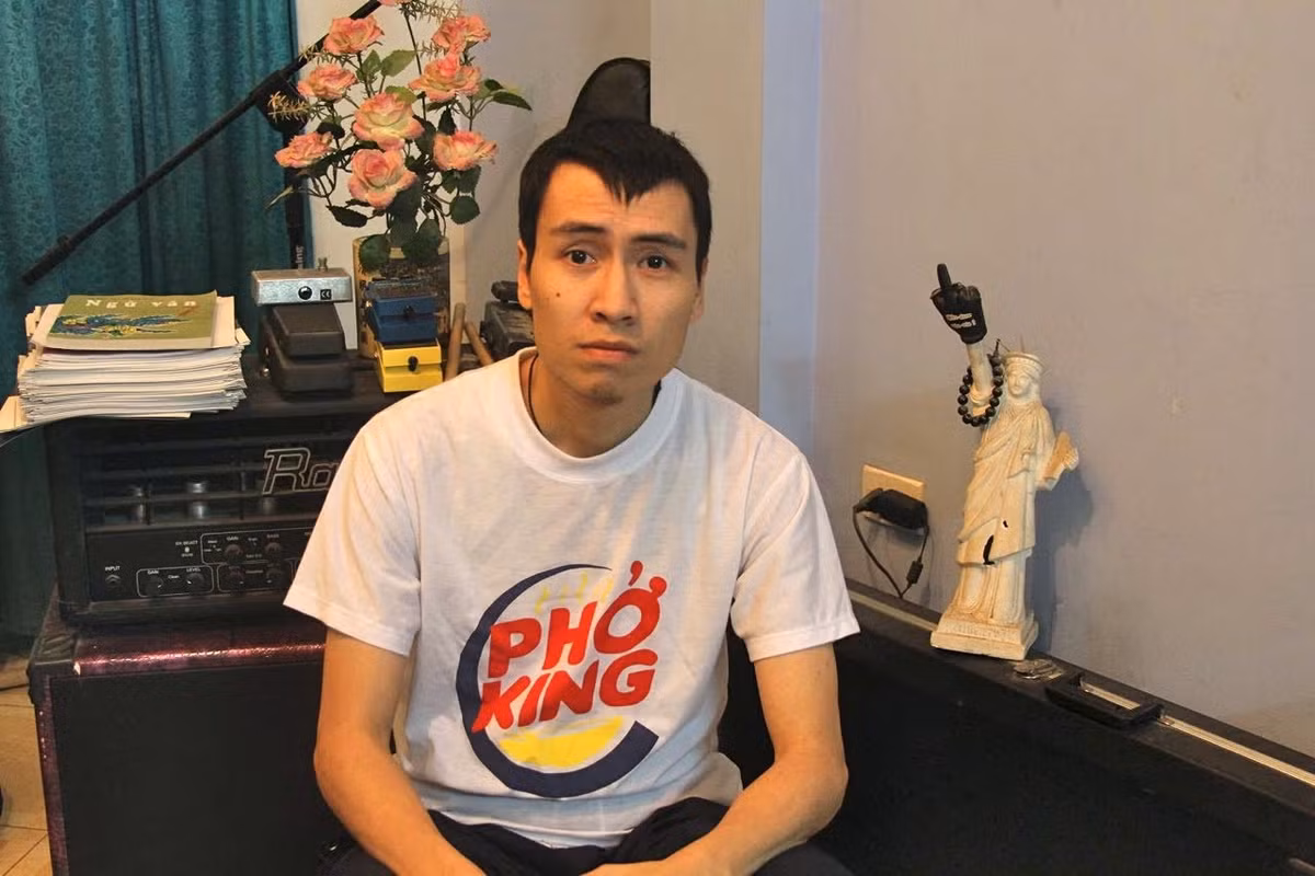 Toàn Shinoda "gạo cội" trong làng vlog Việt với nhiều clip châm biếm, đả kích.