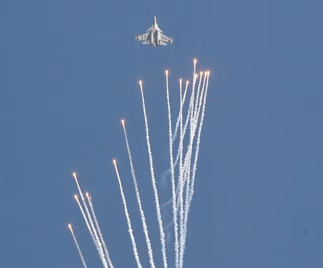 Tiem kich Rafale lan dau xuat hien trong duyet binh Khong quan An Do-Hinh-3