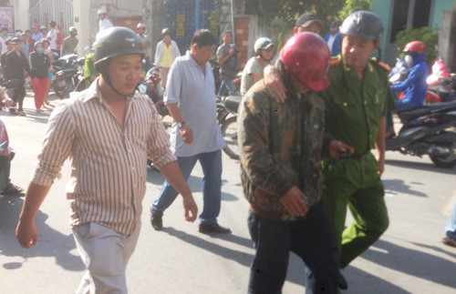 Sự mưu trí, dũng cảm của chỉ huy đội CSHS trong việc thuyết phục đối tượng đang "say máu"...