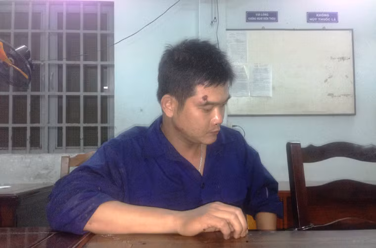 Đỗ Thanh Tú (34 tuổi), hung thủ giết người yêu rồi vứt ở bụi chuối phóng hỏa đốt xác gây chấn động dư luận suốt những ngày qua vừa bị công an quận 9, TP HCM bắt giữ chỉ hơn 24h sau khi vụ án được phát hiện.