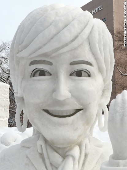 Tác phẩm “Mùa đông O-Mo-Te-Na-Shi” được lấy cảm hứng từ MC nổi tiếng Nhật Bản Christel Takigawa, người góp công không nhỏ vào việc đưa Nhật Bản giành quyền đăng cai Olympic 2020.