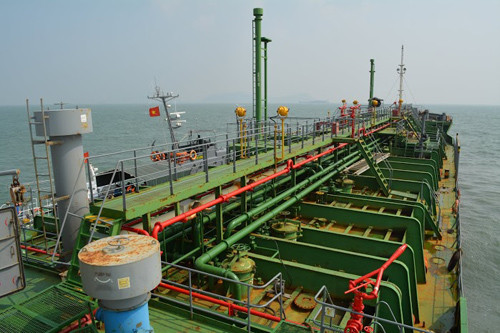 Tàu SUNRISE 689 sẽ neo tại vị trí B12 để cơ quan chức năng tiếp tục kiểm đếm, xác định số lượng dầu bị cướp.