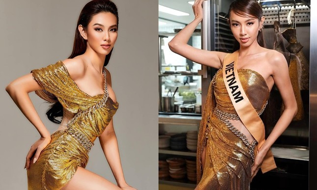 Sợi dây xích vốn được vắt chéo vai để tạo điểm nhấn cho trang phục thì đến khi mặc chính thức, Thùy Tiên lại quên mất và biến thành một chiếc váy quây. Điều này khiến bộ váy có phần nhàm chán nhưng bù lại, thần thái của nàng hậu vẫn cực nổi bật.