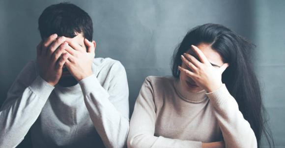 Nguoi vo muon ly di chong de doi lay tam ve ra nuoc ngoai