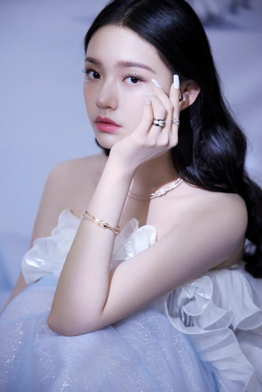 Sự xuất hiện ít ỏi khiến Lâm Duẫn bị tụt lại so với nhóm tiểu hoa đán sinh sau năm 1995 như Triệu Lộ Tư, Ngu Thư Hân, Điền Hi Vi, Bạch Lộc... Đây là điều đáng tiếc. Ảnh: Weibo.