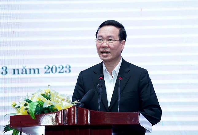 Chu tich nuoc Vo Van Thuong gap mat cac cuu can bo Doan-Hinh-3