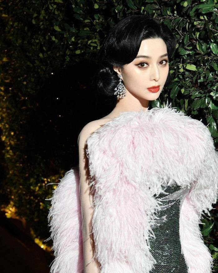 Pham Bang Bang thoi tre, mac do ngu van la dai my nu-Hinh-3