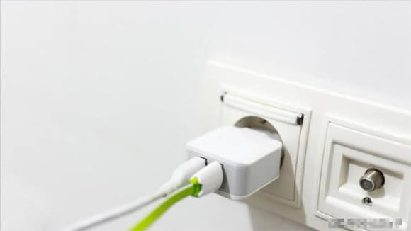 Dien thoai sac day, co can rut bo sac ra khong?-Hinh-4