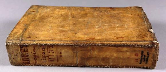 Cuon sach bia lam bang da nguoi duoc tim thay trong thu vien Harvard-Hinh-4