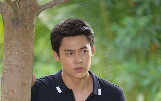 Roi nuoc mat khi thay vo be con trong phong khach luc nua dem