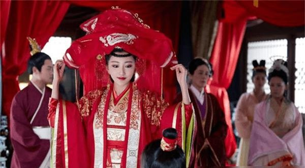 Eo le doi cung nu song thu: Thanh cong hay that bai deu chiu kho