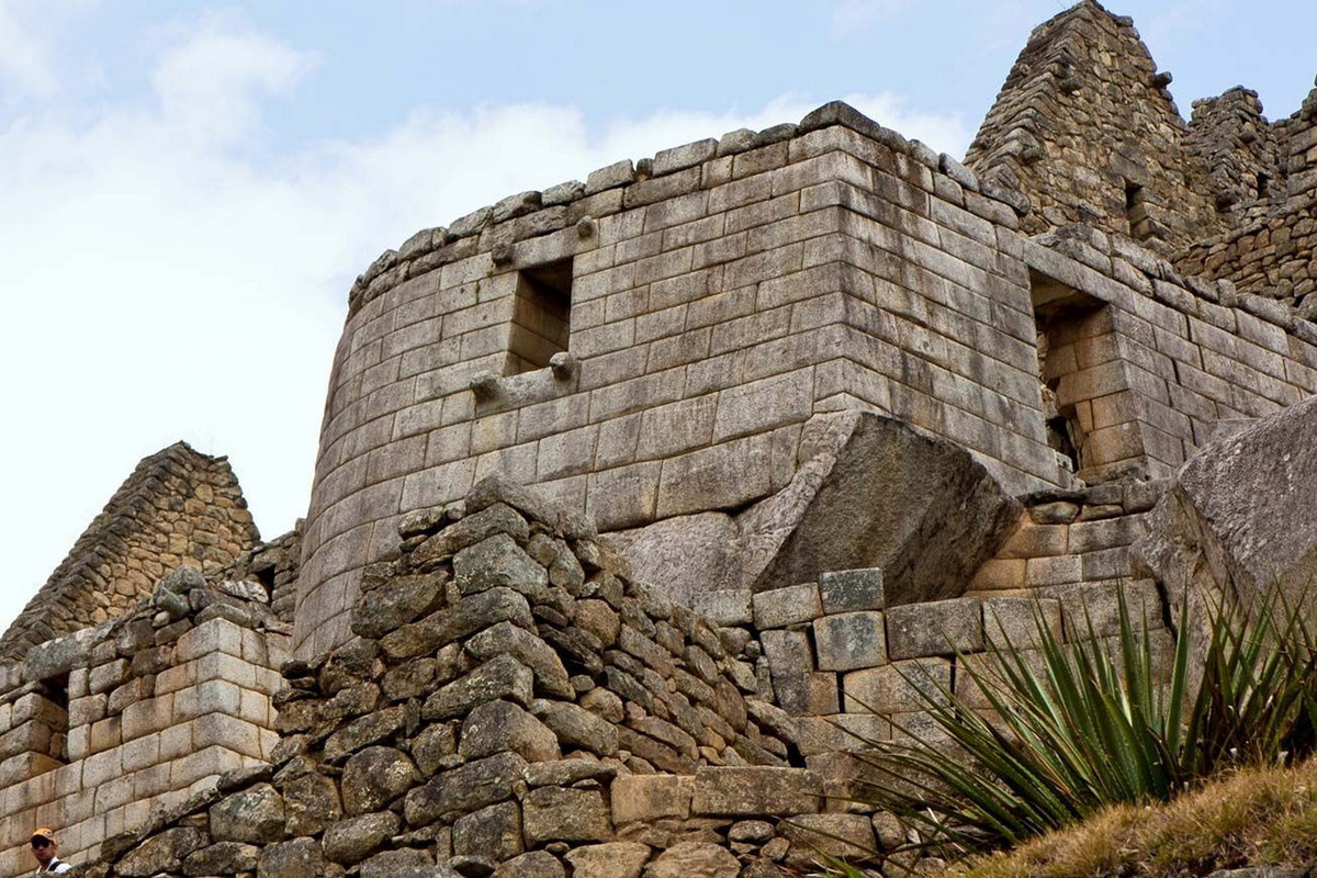 Những nghiên cứu gần đây cho thấy Machu Picchu không phải là một khu định cư thông thường mà chỉ là một trung tâm nghỉ dưỡng của giới quý tộc Inca. Ảnh: Britannica.